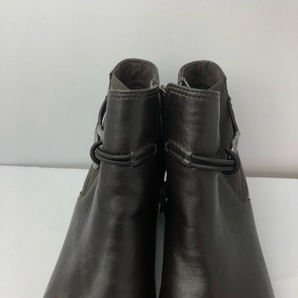 Clarks Women's Emily 2 Kaylie Brown Leather Heeled Booties Boots 6 US EUC - Picture 6 of 16